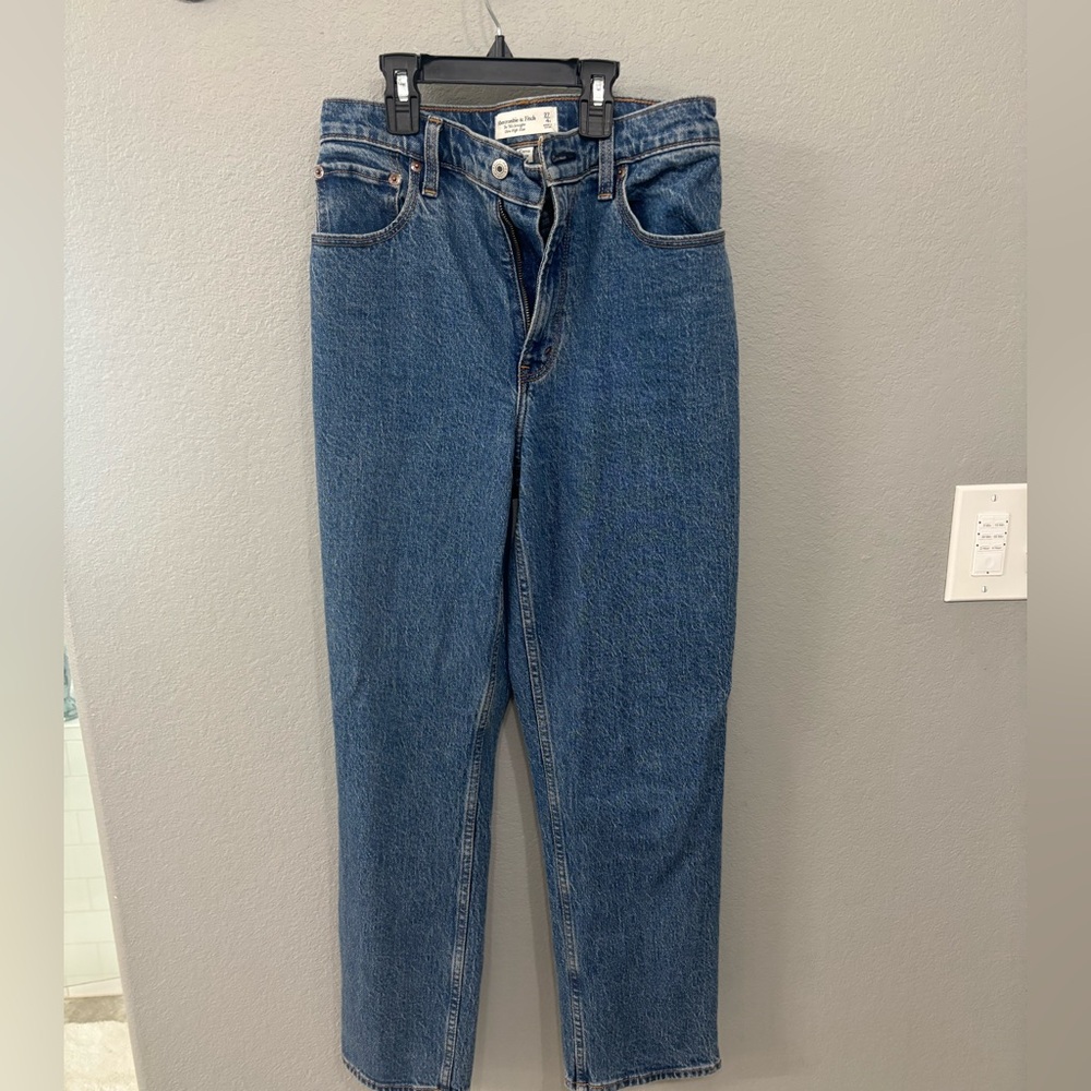 Abercrombie and Fitch 90’s Straight Ultra High Rise Jeans Curve Love
